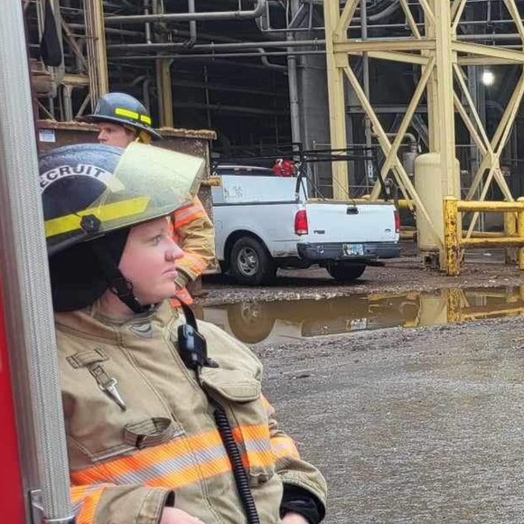 Meet your Posher, Nicole - Picture 1 of 1